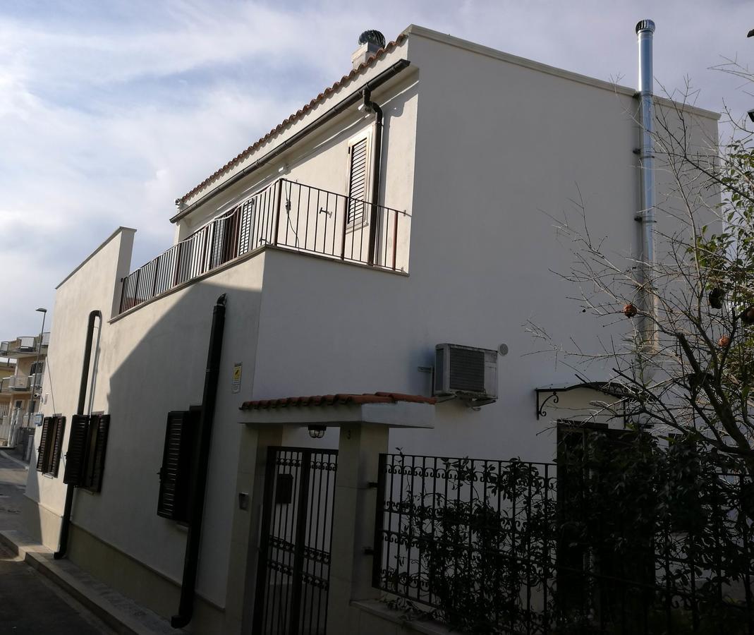 Bed and Breakfast Il Giardino Di Niu Palombaio Exterior foto
